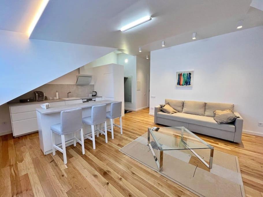 White 1 Bd Old Town Apartment By Hostlovers Kaunas Exterior foto